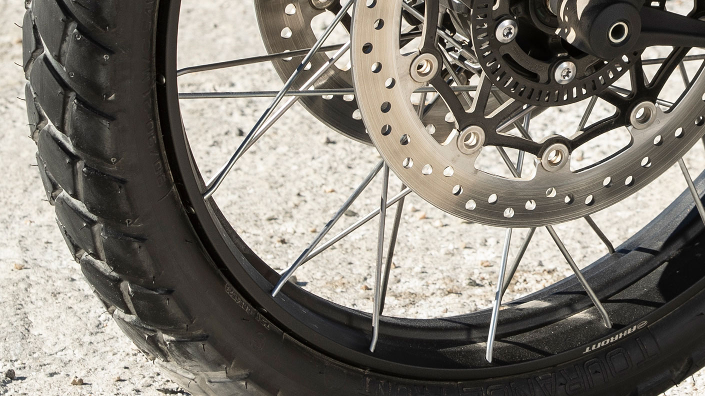 Triumph Scrambler 1200 wirespoked wheel