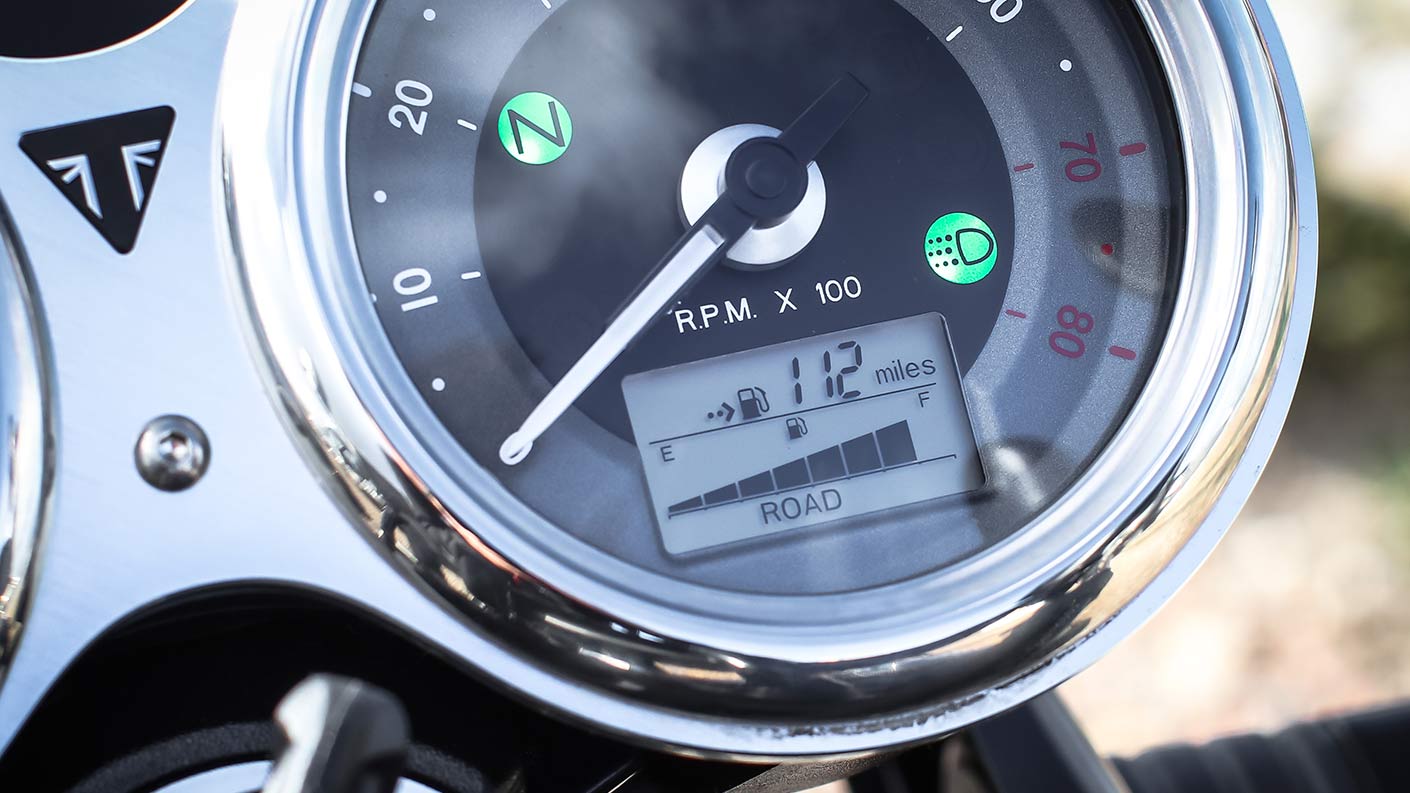 riding modes on a bonneville t120 motorcycle