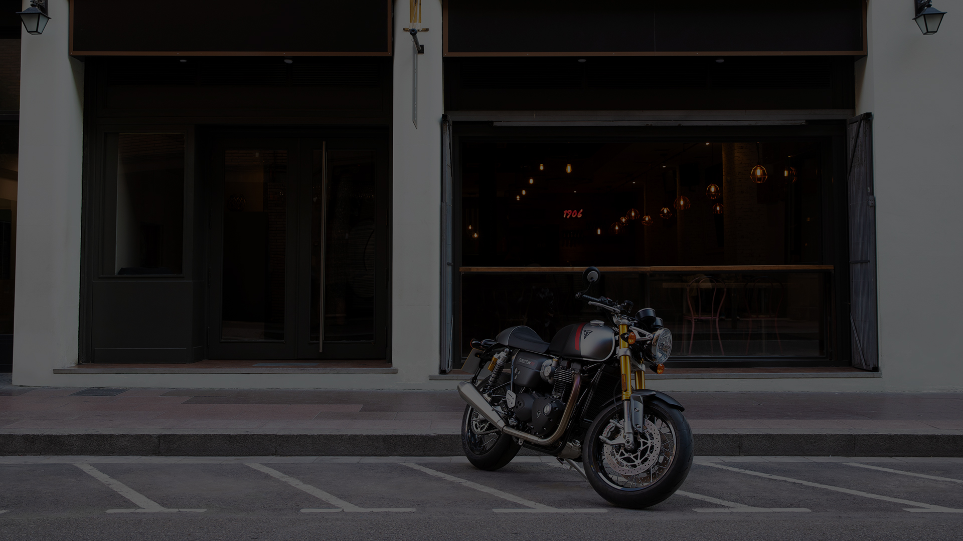 Thruxton RS